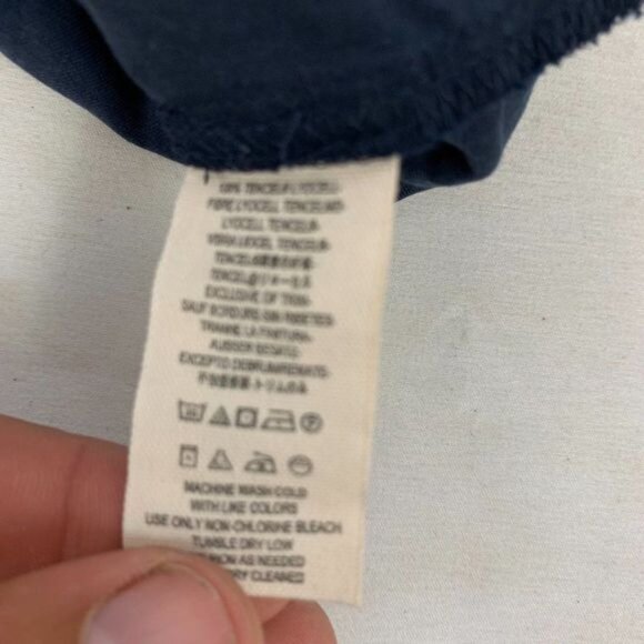 Free People Navy Button-Up Shirt With Gold Accents & Front Pockets Size Medium - Picture 5 of 7